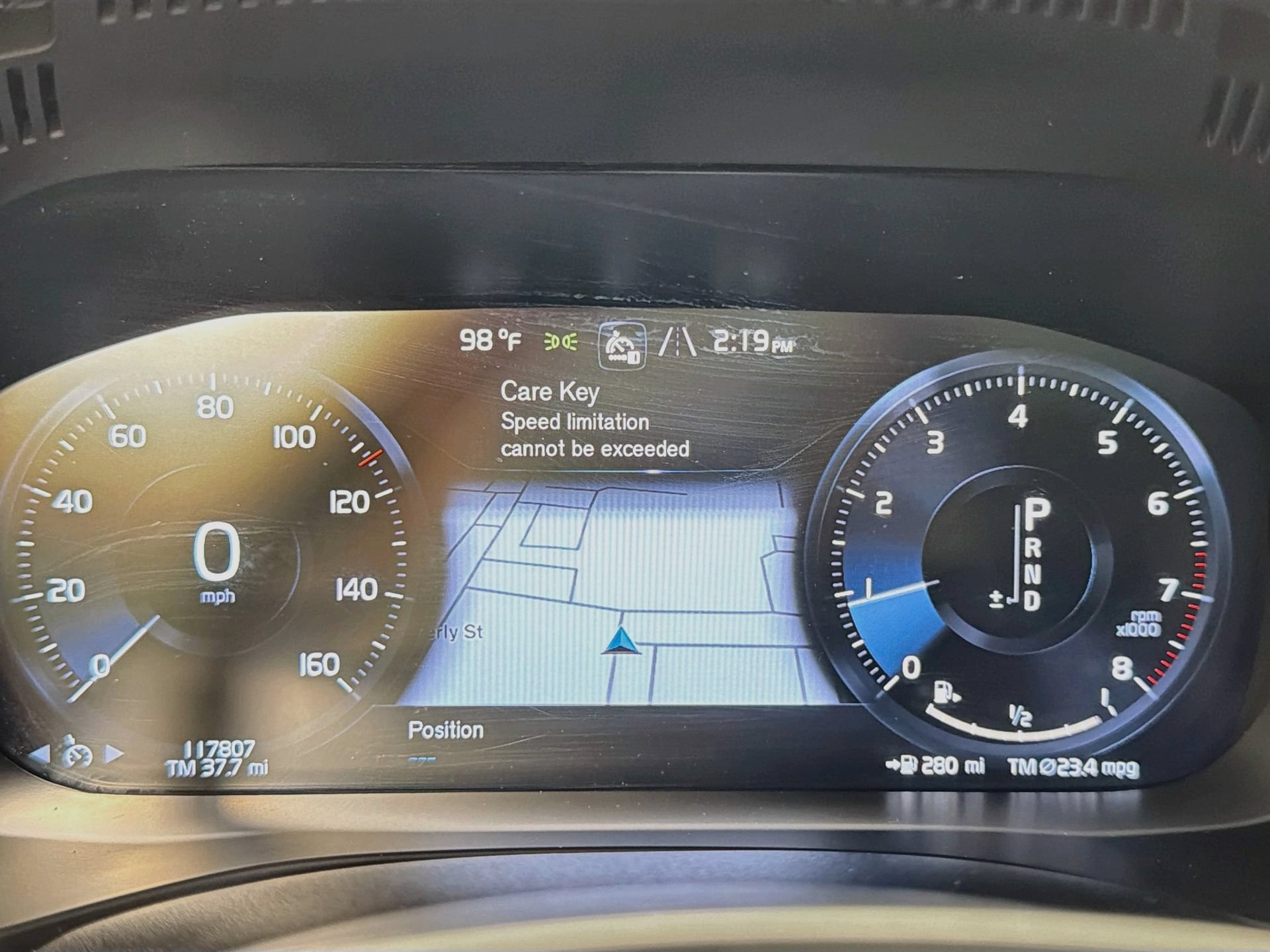Used 2021 Volvo XC60 T5 Momentum w/ Premium Package FWD image 12