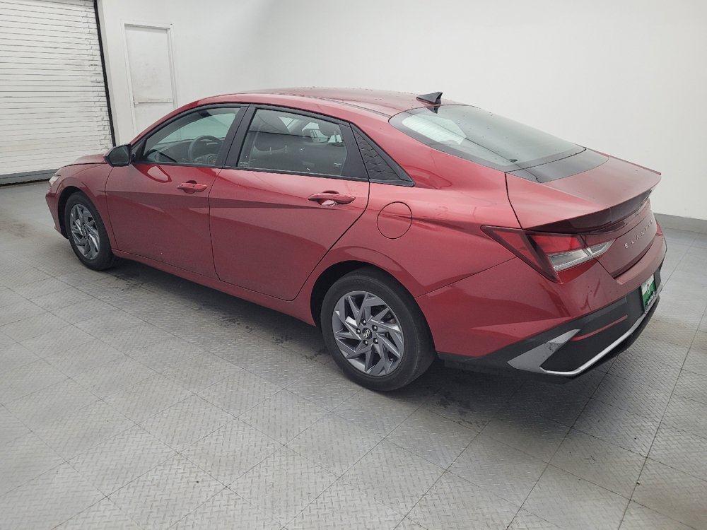 Used 2024 Hyundai Elantra SEL FWD image 3
