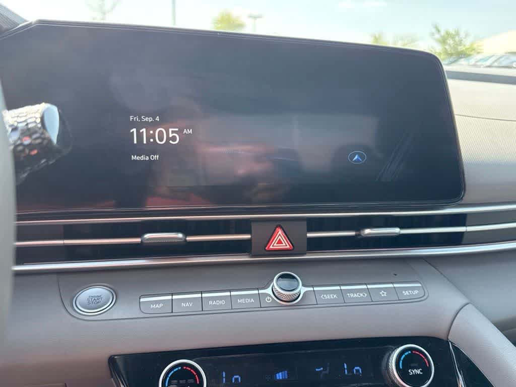 Used 2025 Hyundai Elantra SEL FWD image 18