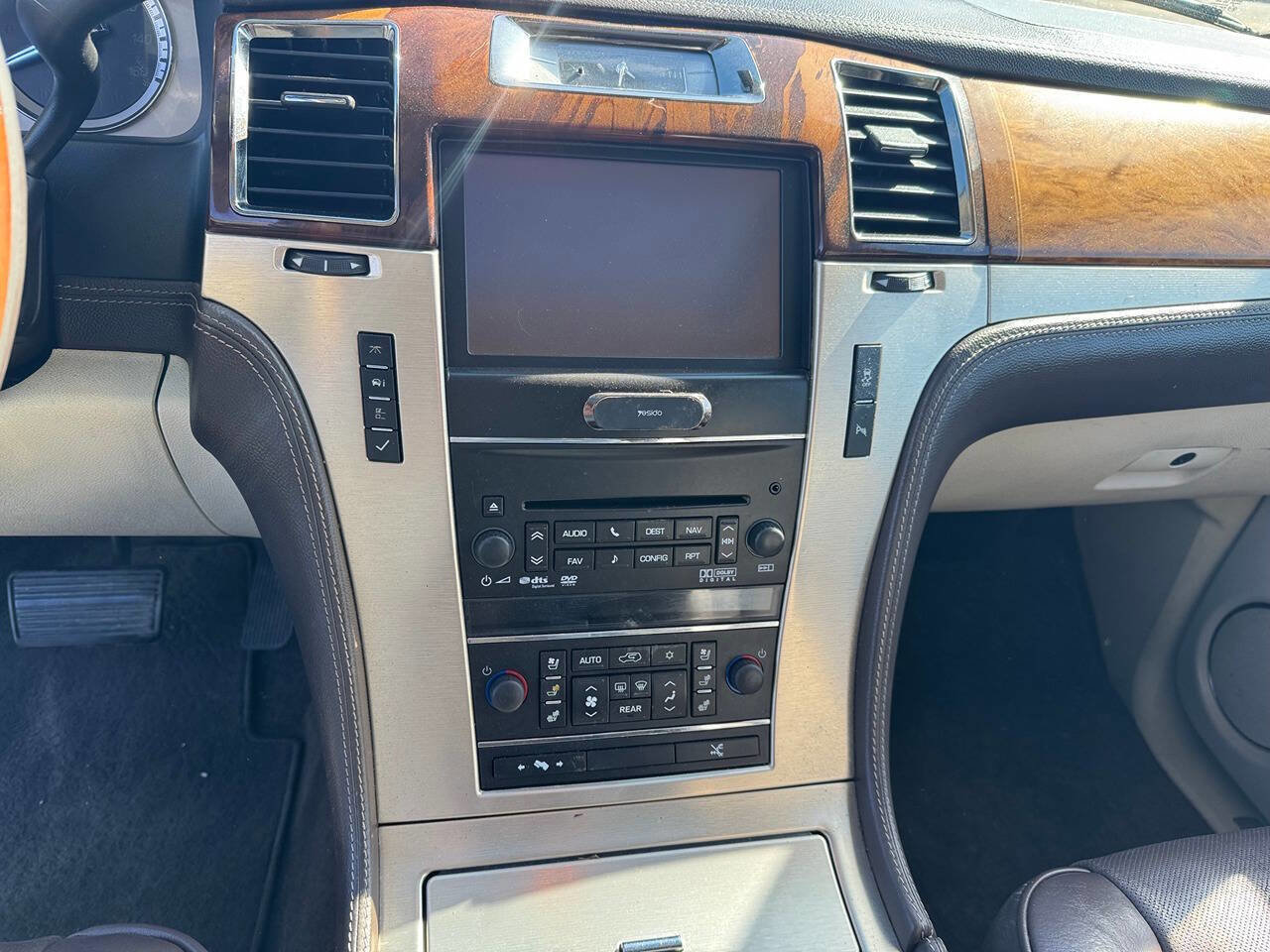 Used 2014 Cadillac Escalade ESV Platinum image 14