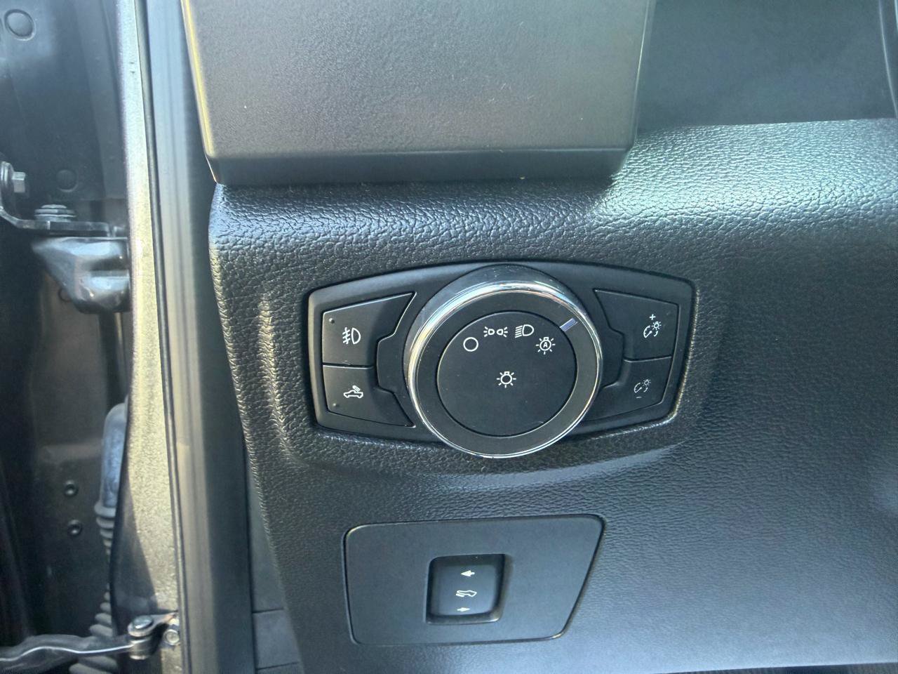 Used 2017 Ford F150 XLT w/ Equipment Group 302A Luxury AWD/4WD image 22