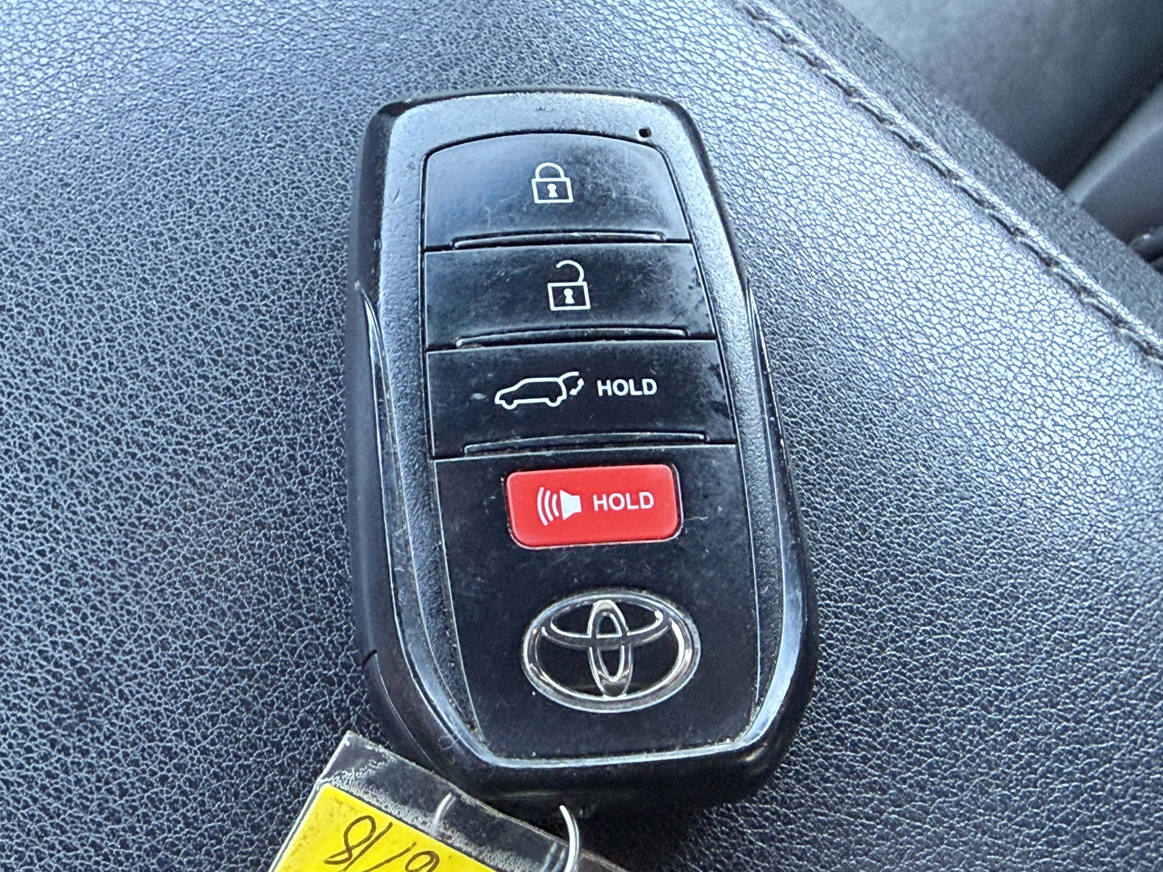 Used 2024 Toyota Venza XLE AWD/4WD image 30