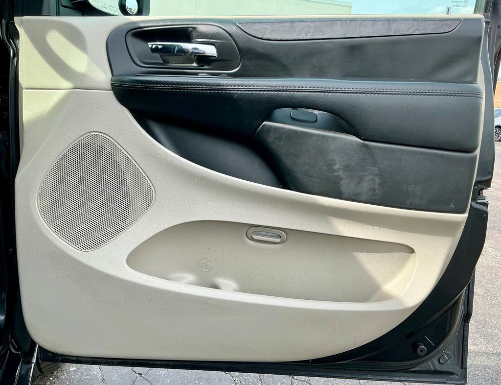 Used 2018 Dodge Grand Caravan SE w/ UConnect Hands-Free Group FWD image 21