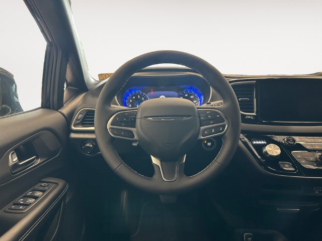 New 2027 Chrysler Pacifica LX FWD image 12