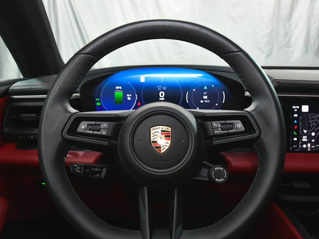 Used 2025 Porsche Macan 4 Electric AWD/4WD image 34