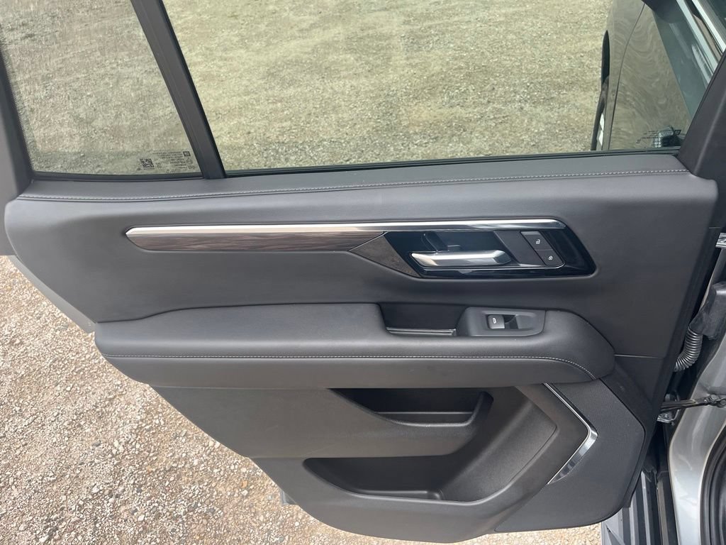 Used 2025 Chevrolet Tahoe LT AWD/4WD image 29