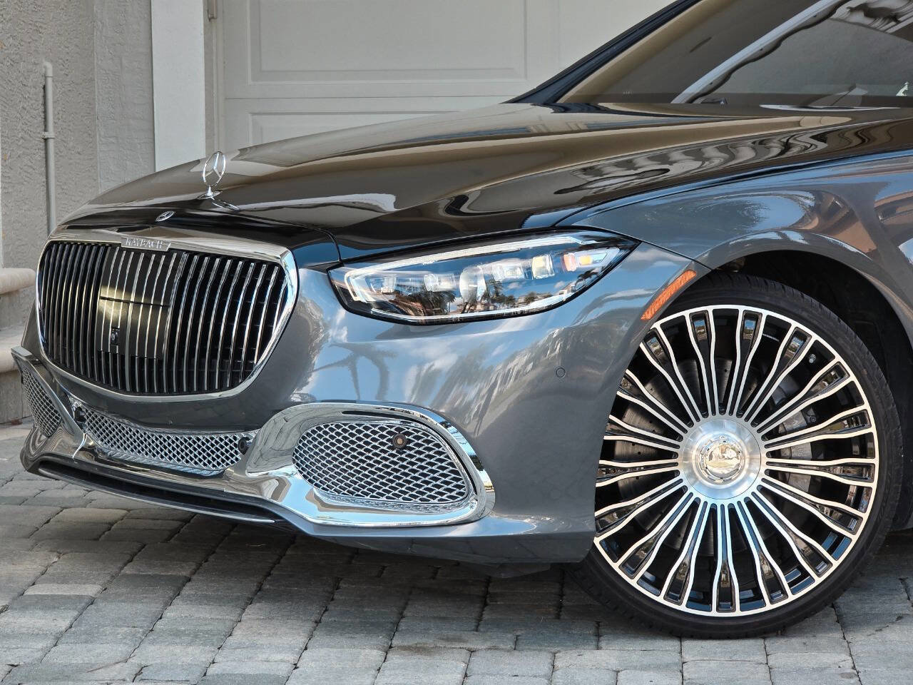 Used 2022 Mercedes-Benz S 580 4MATIC Sedan w/ Rear Seat Package image 4