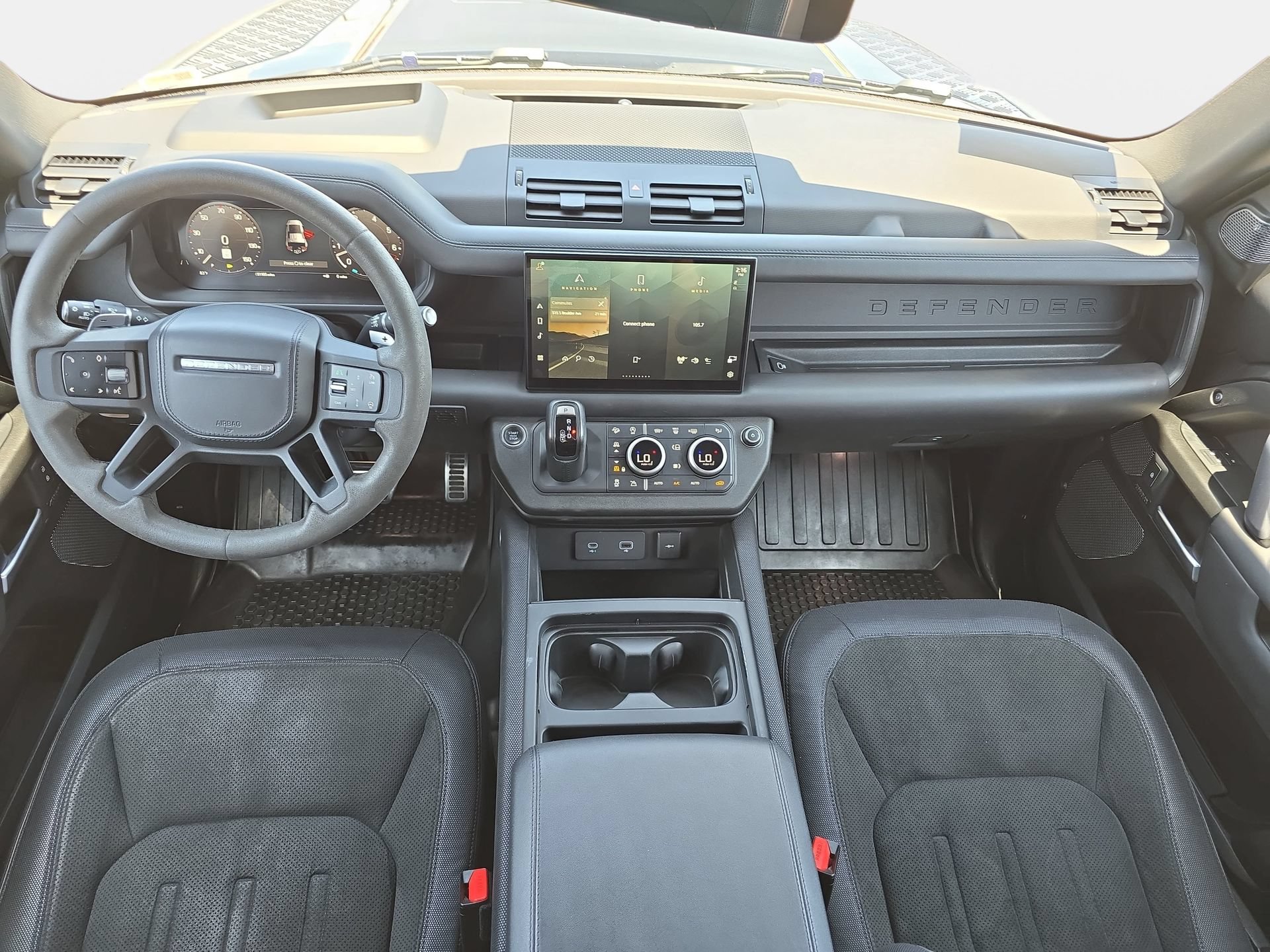 Used 2023 Land Rover Defender 110 V8 AWD/4WD image 9