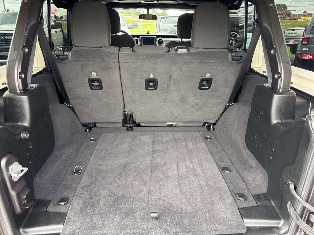 Used 2020 Jeep Wrangler Unlimited Sahara AWD/4WD image 8