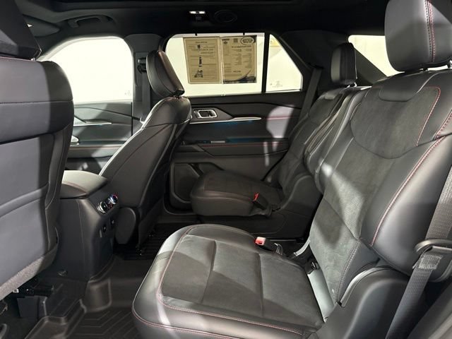 Used 2025 Ford Explorer ST AWD/4WD image 16