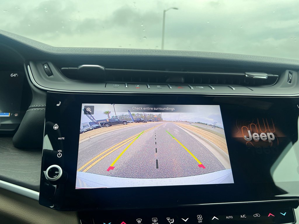 New 2026 Jeep Grand Cherokee Limited w/ Trailer Tow Package AWD/4WD image 24