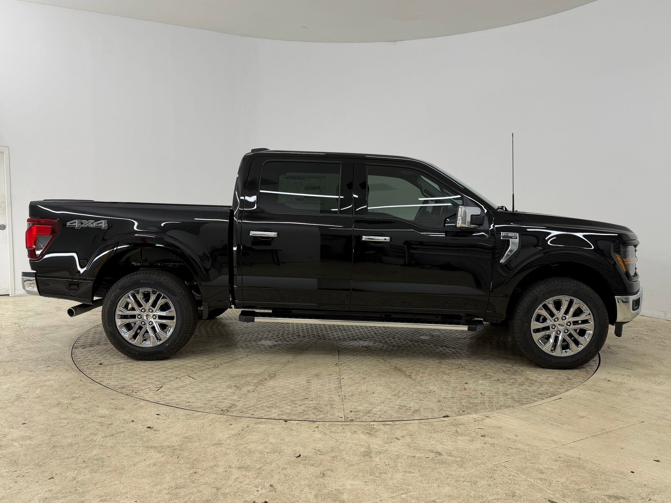 New 2026 Ford F150 XLT w/ Equipment Group 302A MID image 8