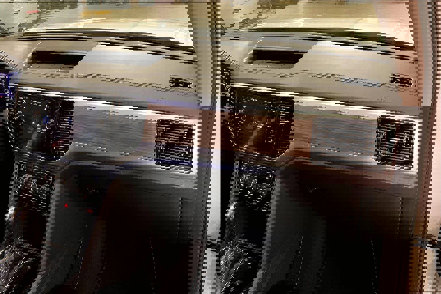 Used 2021 Volkswagen Atlas SEL Premium image 17