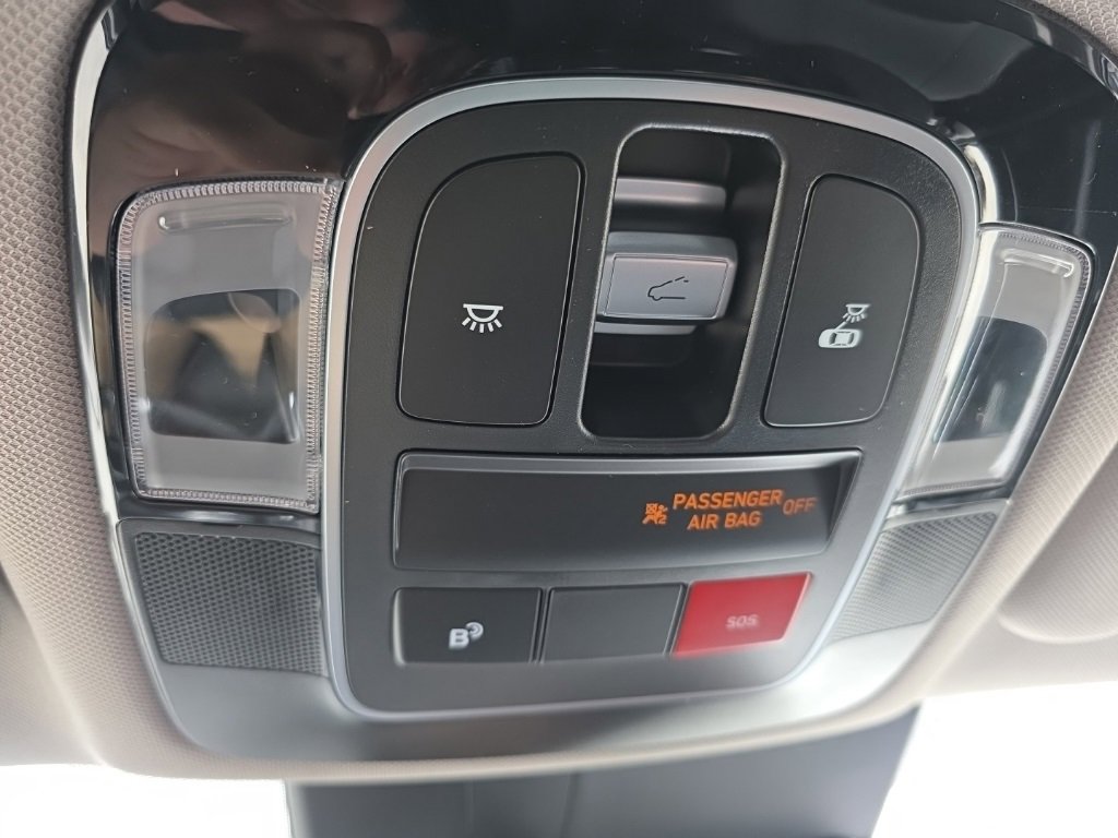 New 2025 Hyundai Sonata Limited image 30