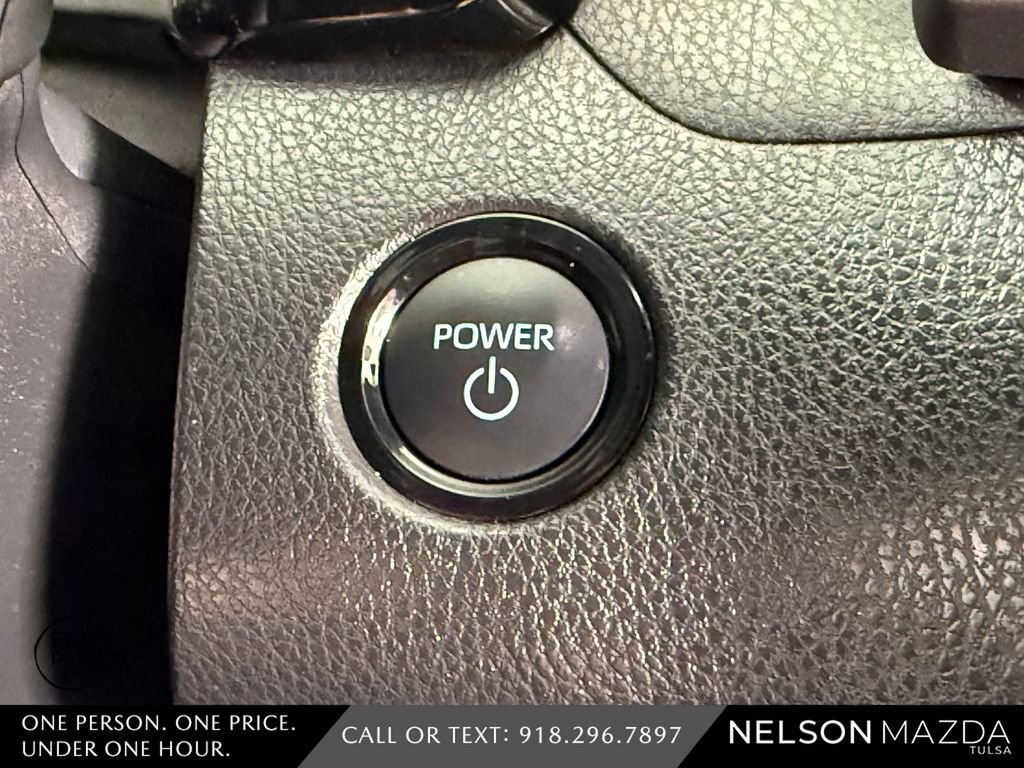 Used 2025 Toyota Camry SE w/ Convenience Package FWD image 30
