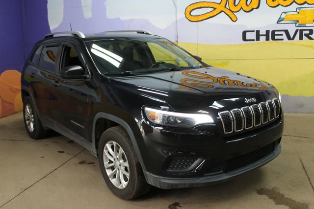 Used 2019 Jeep Cherokee Sport w/ Cold Weather Group AWD/4WD image 4