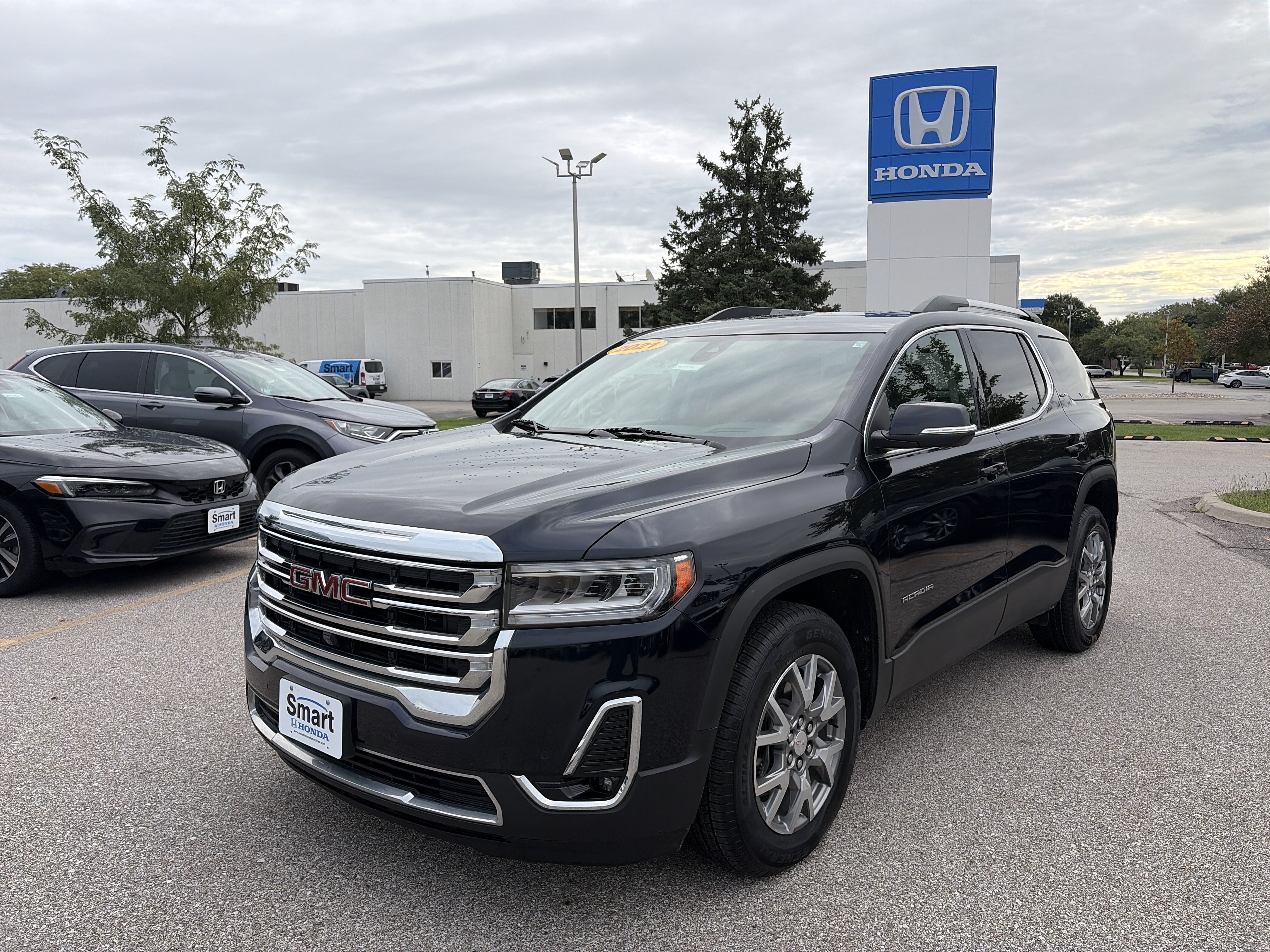 Used 2021 GMC Acadia SLT w/ Technology Package