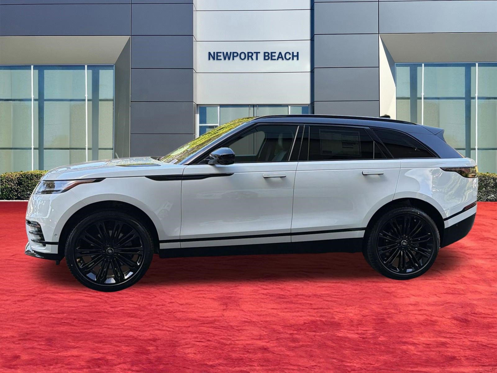 New 2026 Land Rover Range Rover Velar Dynamic SE AWD/4WD image 2