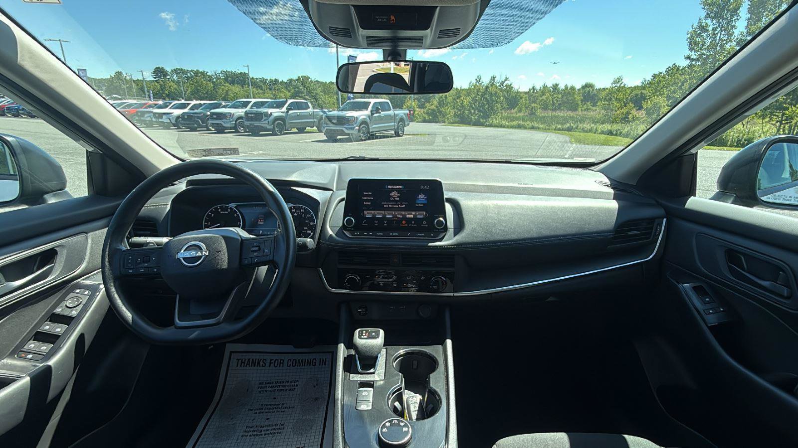 Used 2025 Nissan Rogue S AWD/4WD image 23