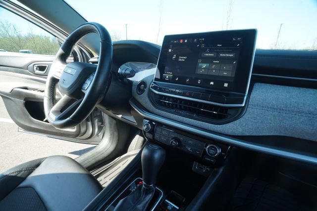 Used 2022 Jeep Compass Latitude w/ Convenience Group image 32