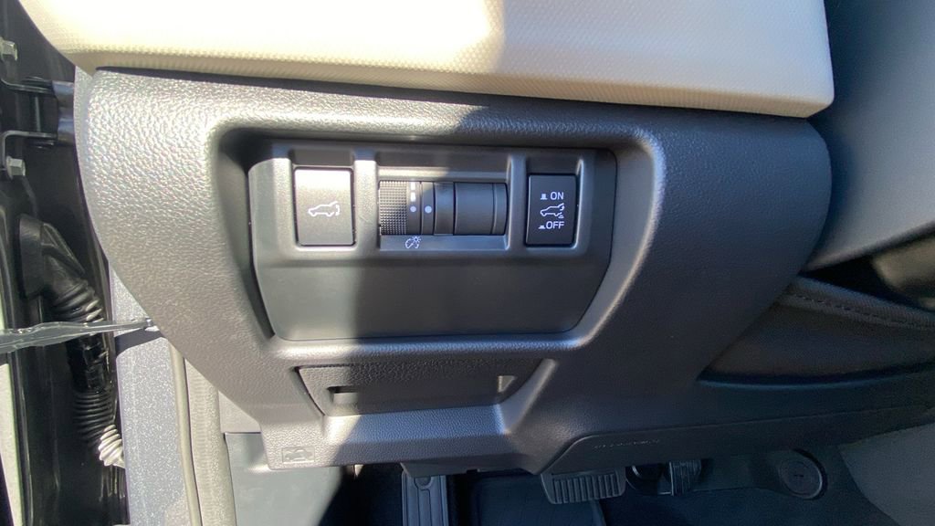 Used 2025 Subaru Forester Premium image 30