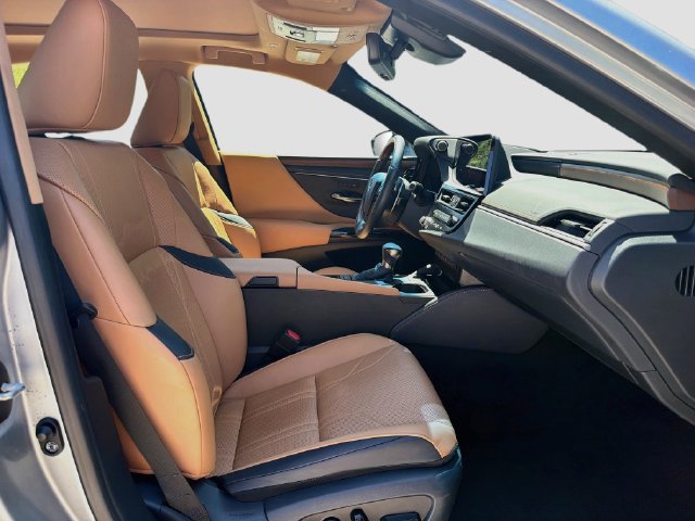 Used 2024 Lexus ES 350 w/ Technology Package FWD image 14