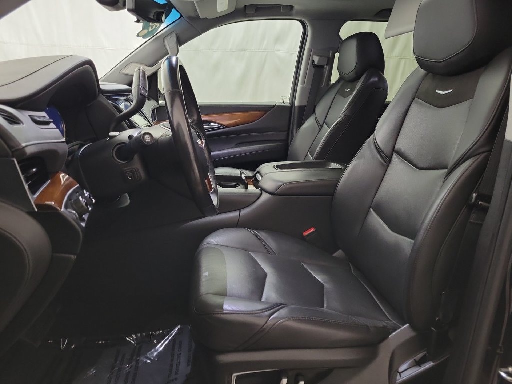 Certified 2019 Cadillac Escalade ESV Premium Luxury AWD/4WD image 9