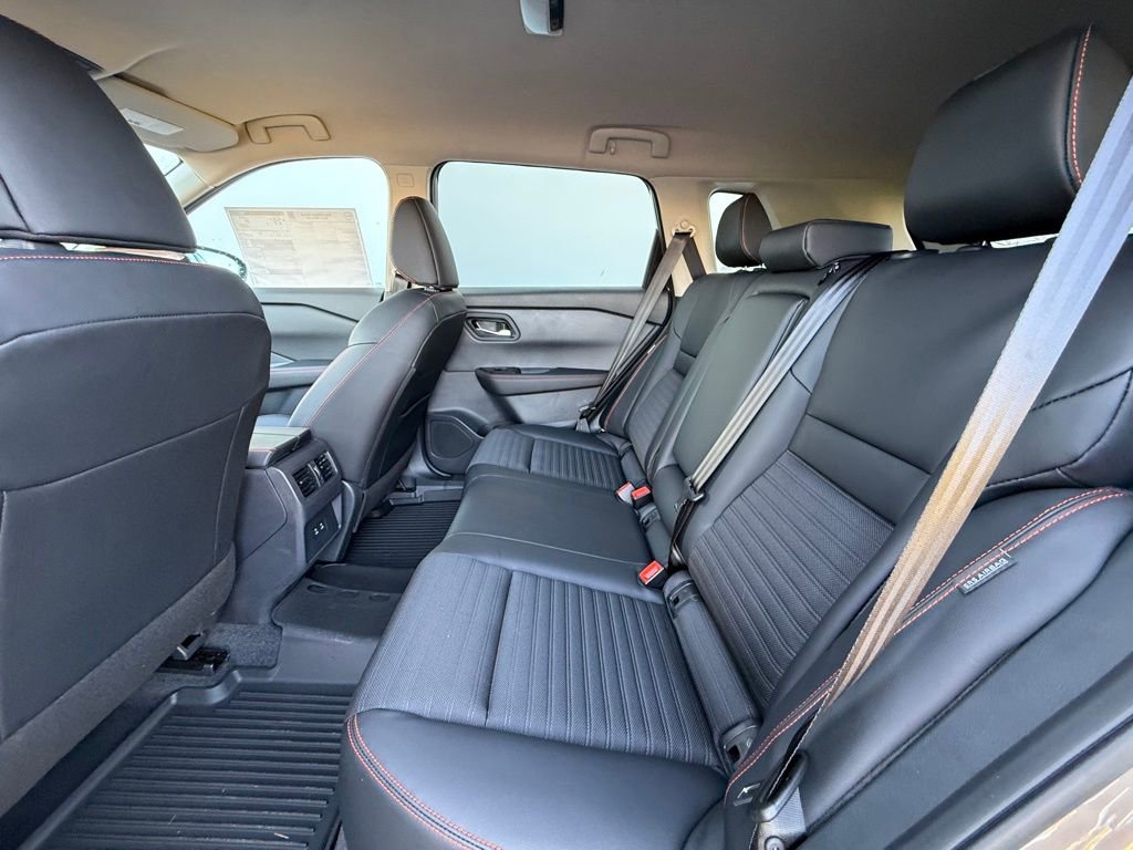 Certified 2026 Nissan Rogue SV image 18