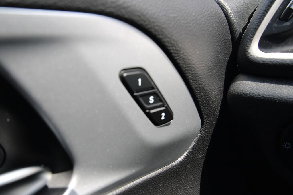 Used 2023 Chrysler Pacifica Touring-L w/ S Appearance Package image 23