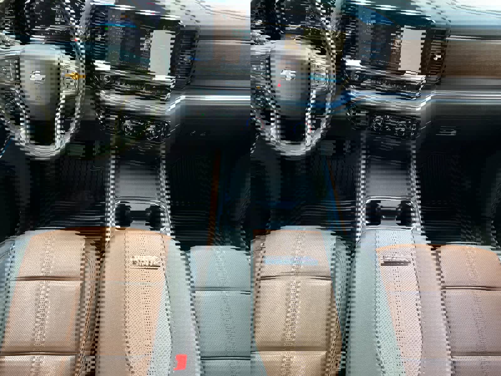 Certified 2024 Chevrolet Silverado 3500 High Country w/ High Country Premium Package image 3