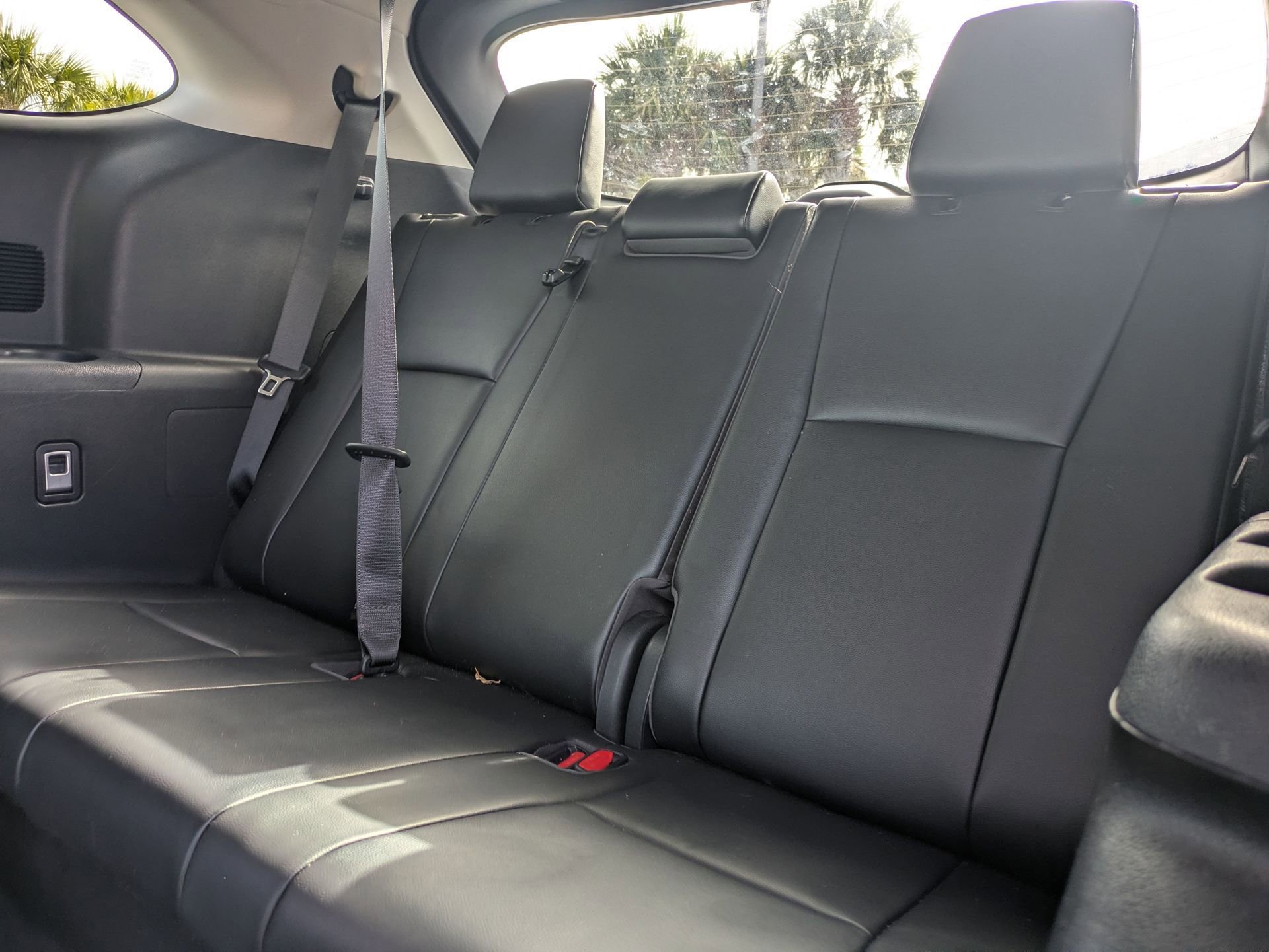 Used 2022 Toyota Highlander XLE image 17