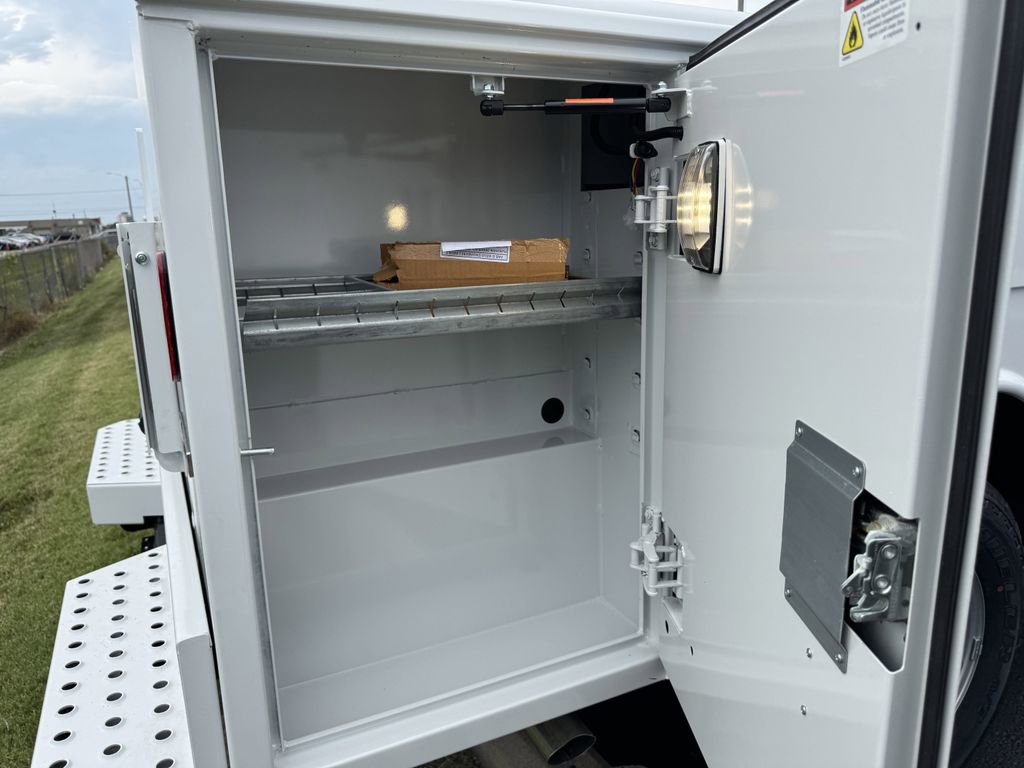 New 2025 Ford F350 XL w/ XL Chrome Package image 24