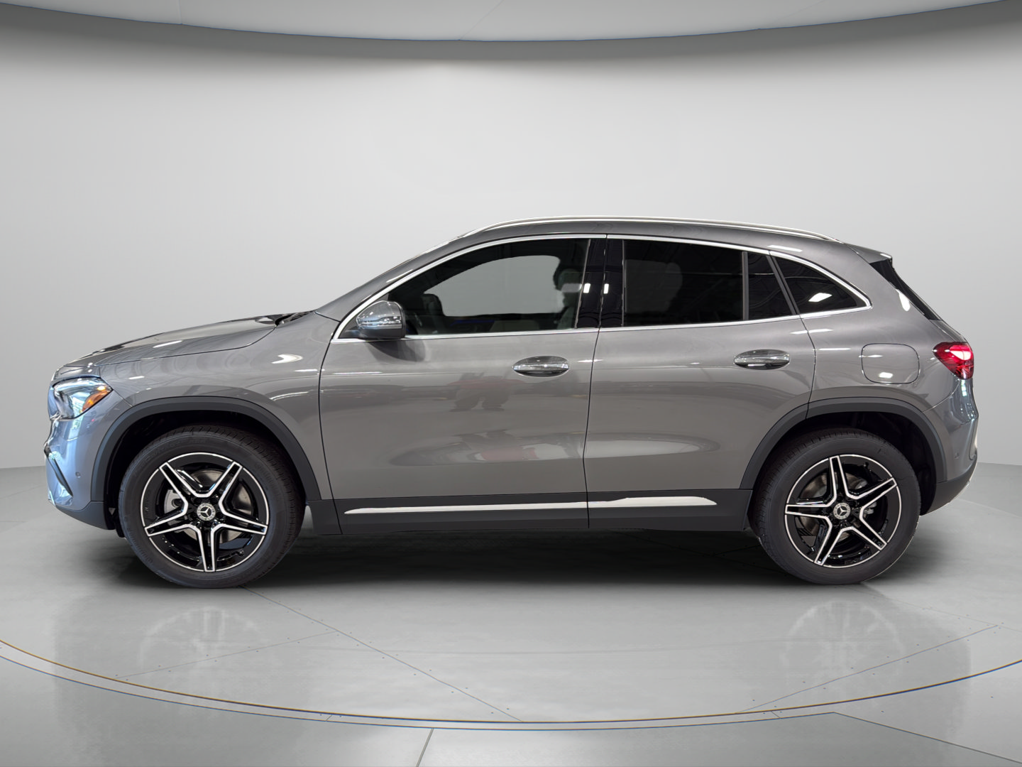 New 2026 Mercedes-Benz GLA 250 image 2