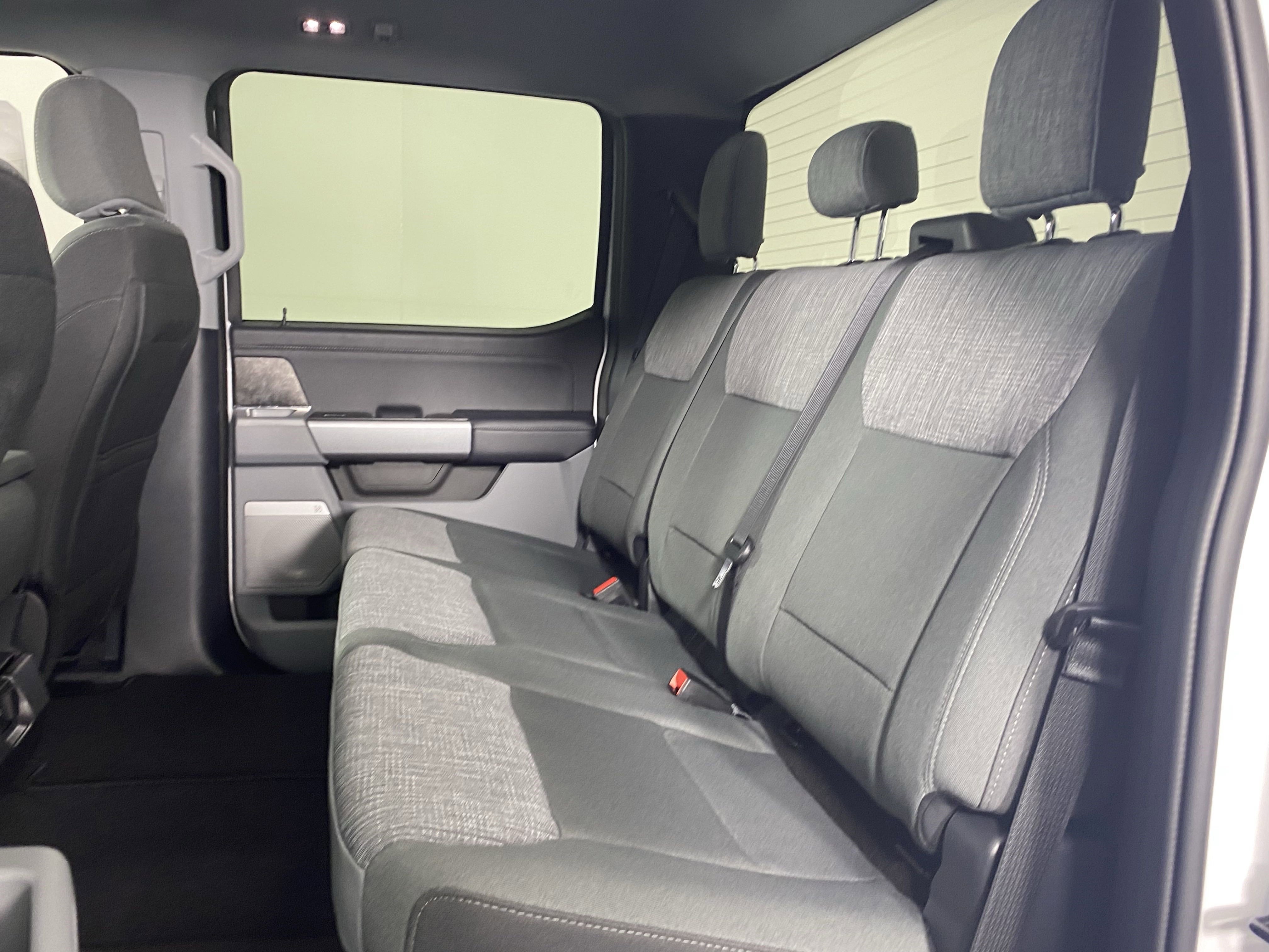 New 2025 Ford F350 XLT w/ Black Appearance Package image 15