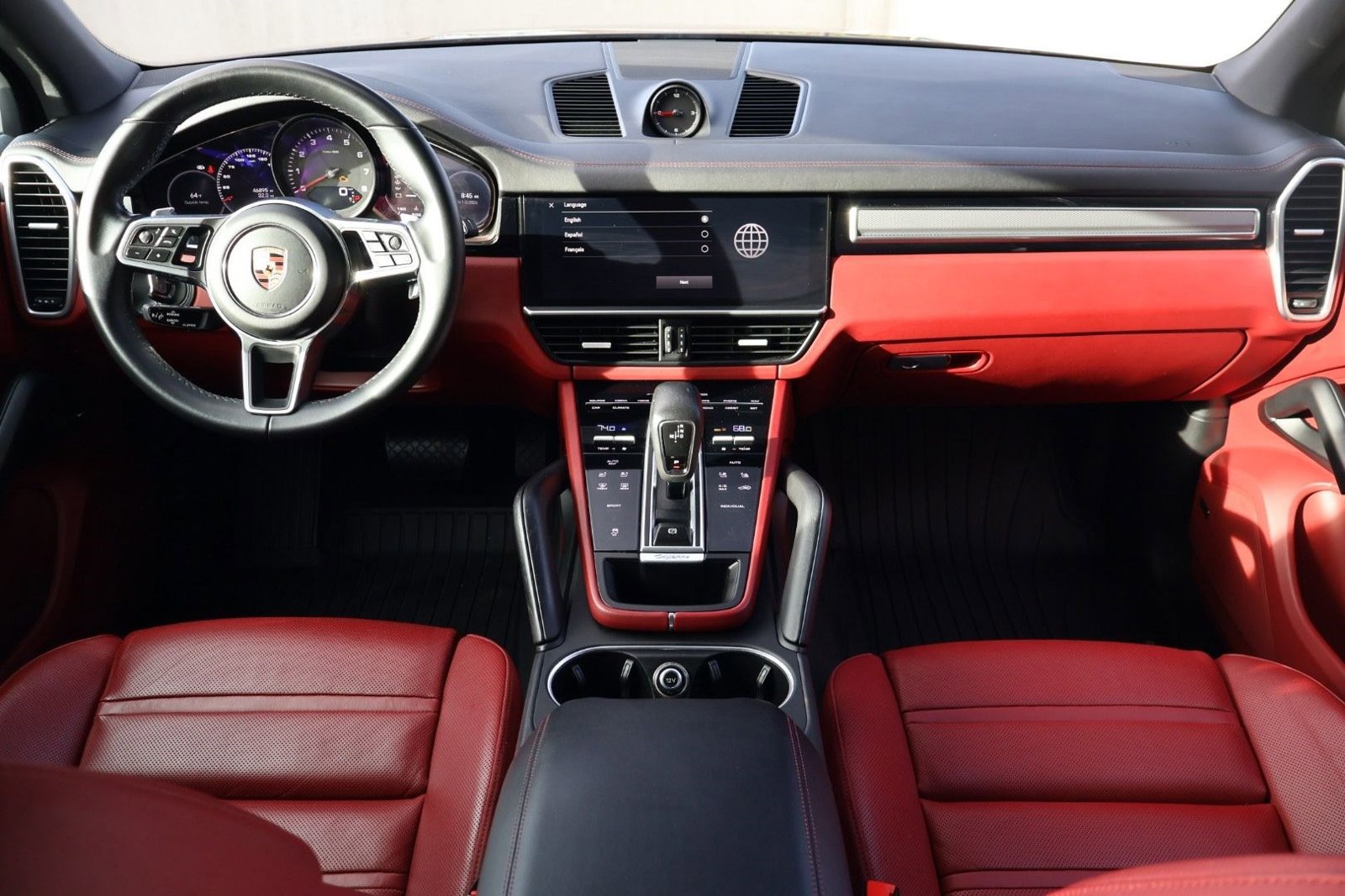 Certified 2023 Porsche Cayenne Platinum Edition image 20