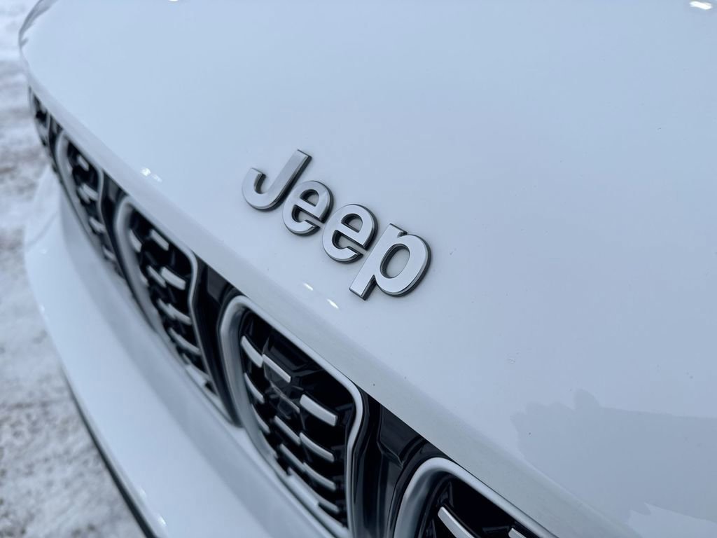 Used 2022 Jeep Grand Cherokee L Summit image 32