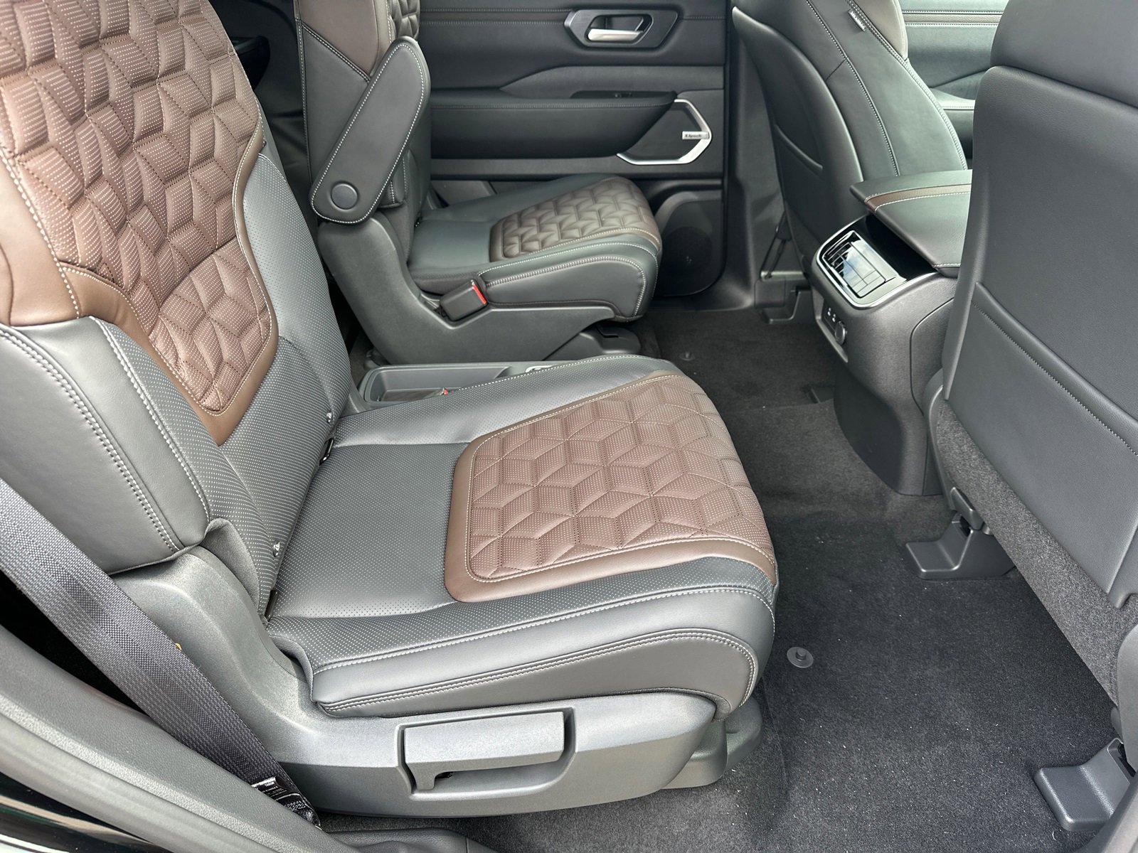 New 2026 Nissan Armada Platinum Reserve image 16