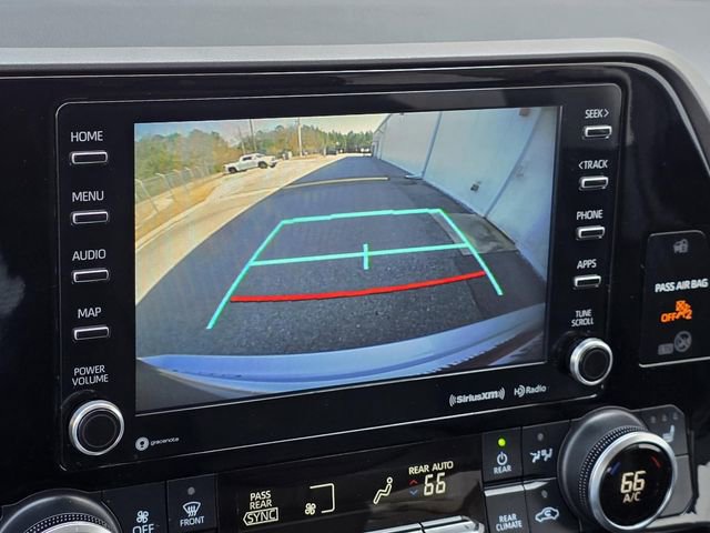 Used 2022 Toyota Highlander XLE image 17