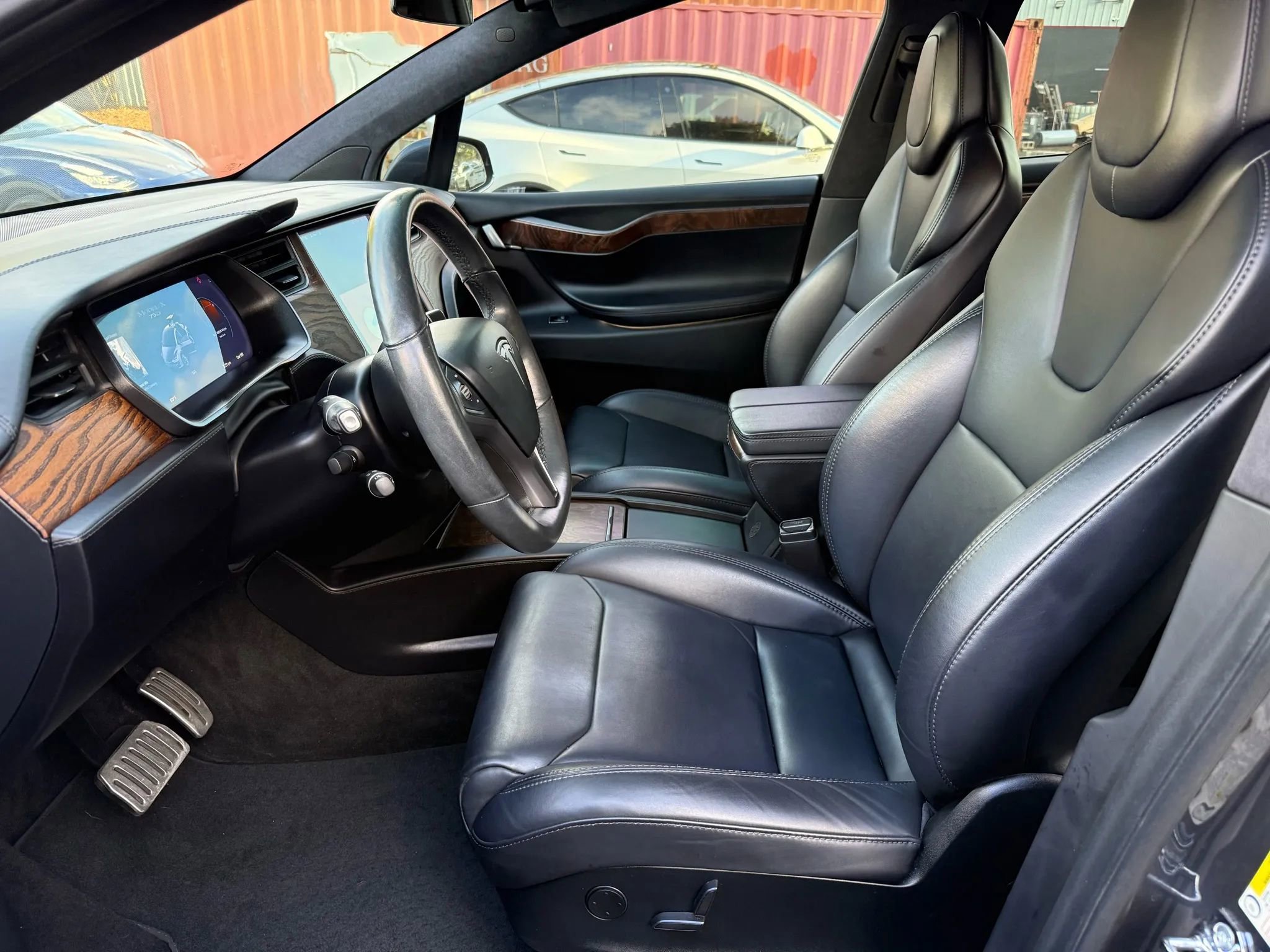 Used 2018 Tesla Model X 75D image 22