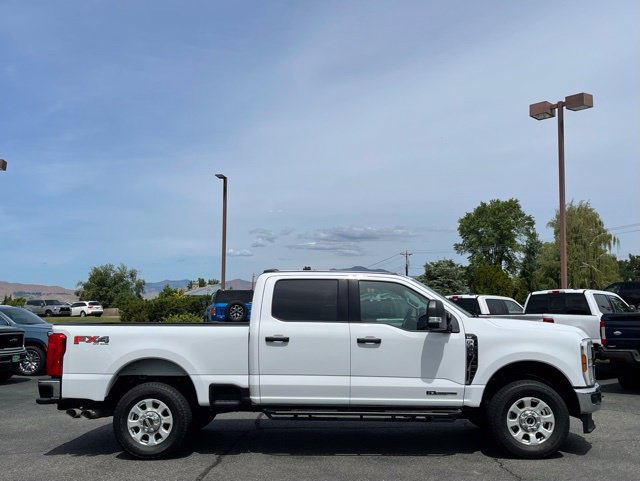 Used 2024 Ford F350 XLT AWD/4WD image 2