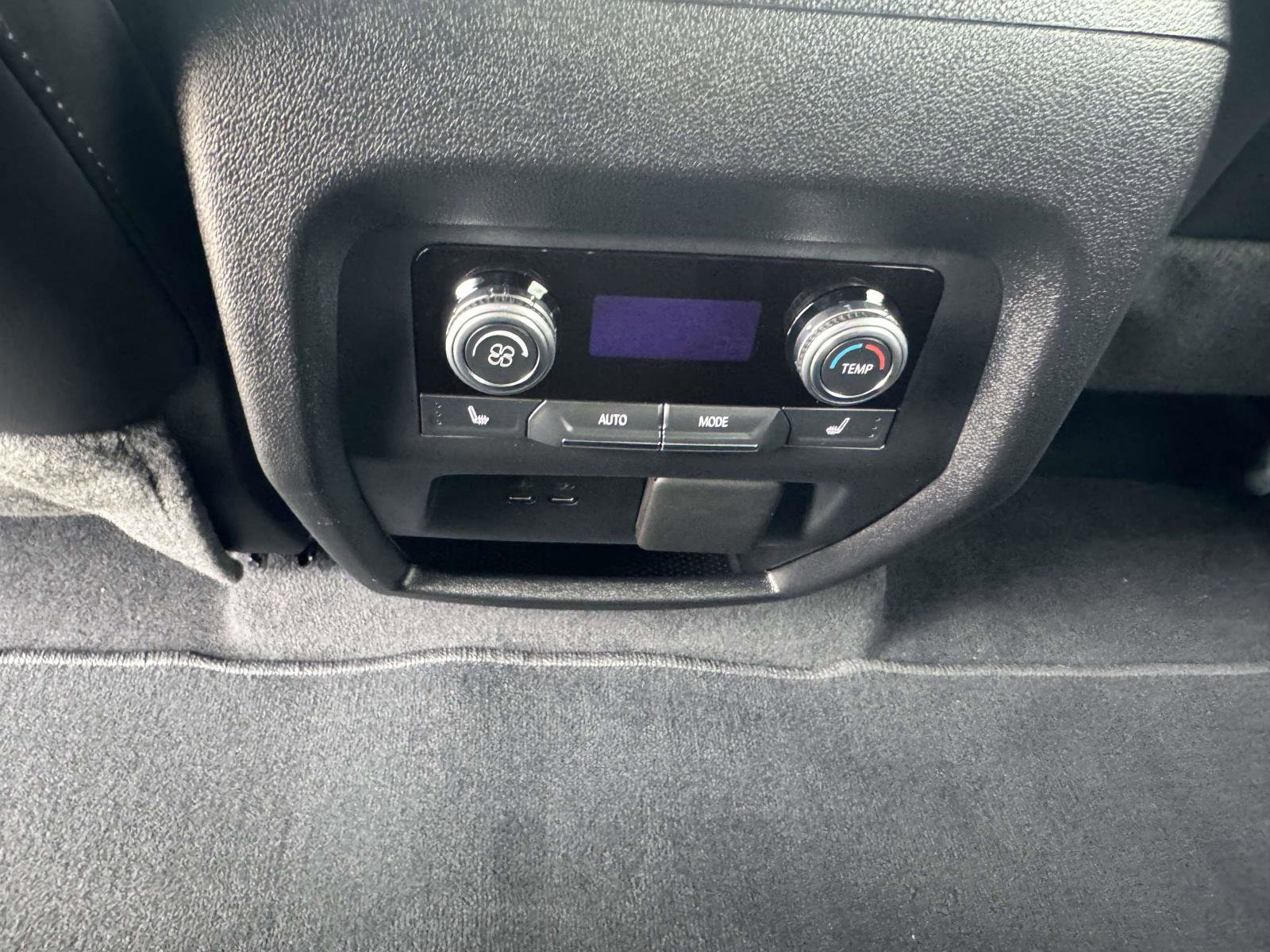 Used 2025 GMC Acadia Elevation w/ Elevation Premium Package image 18