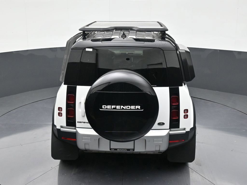 Used 2023 Land Rover Defender 110 S AWD/4WD image 15