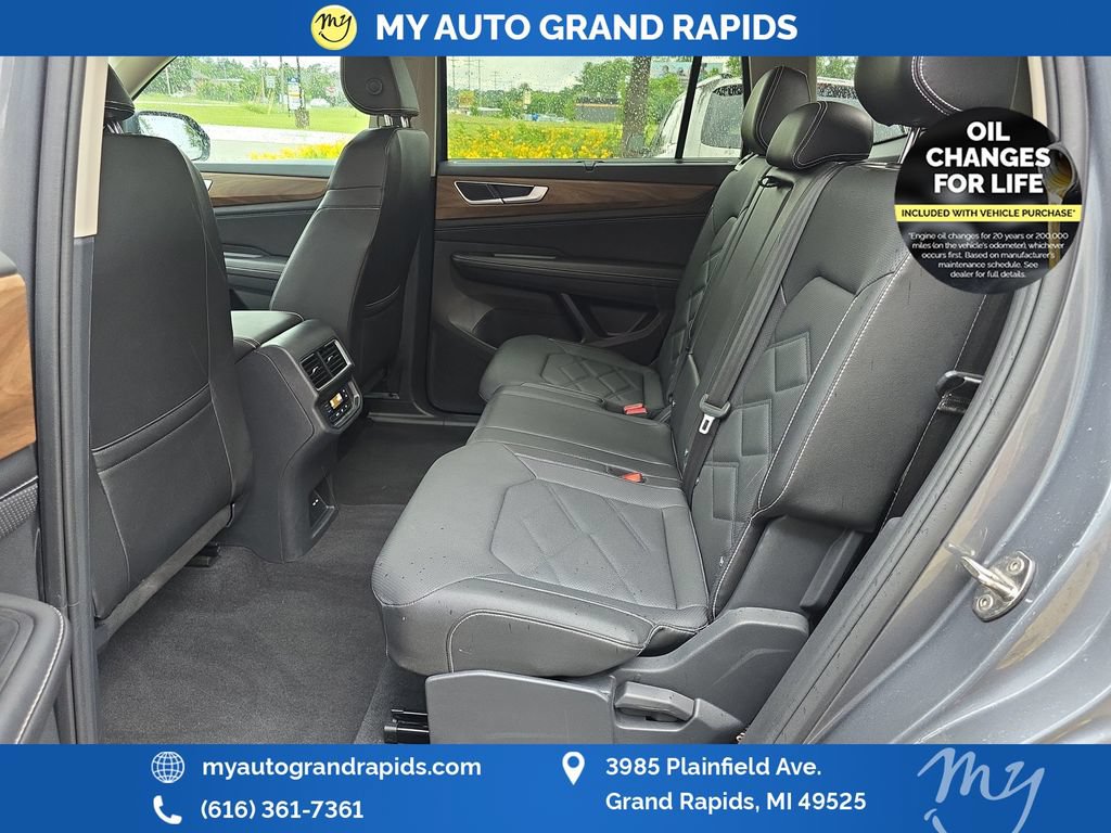 Used 2025 Volkswagen Atlas SE AWD/4WD image 36