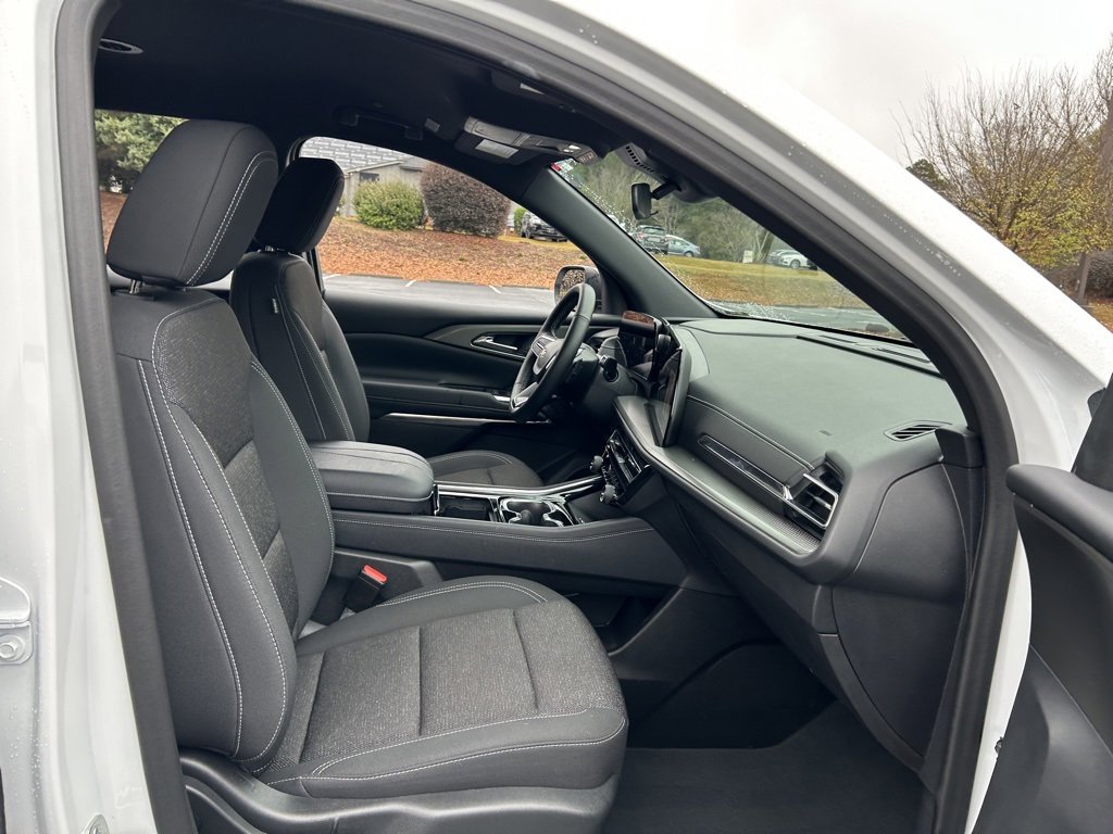 Used 2024 Chevrolet Traverse LT image 51