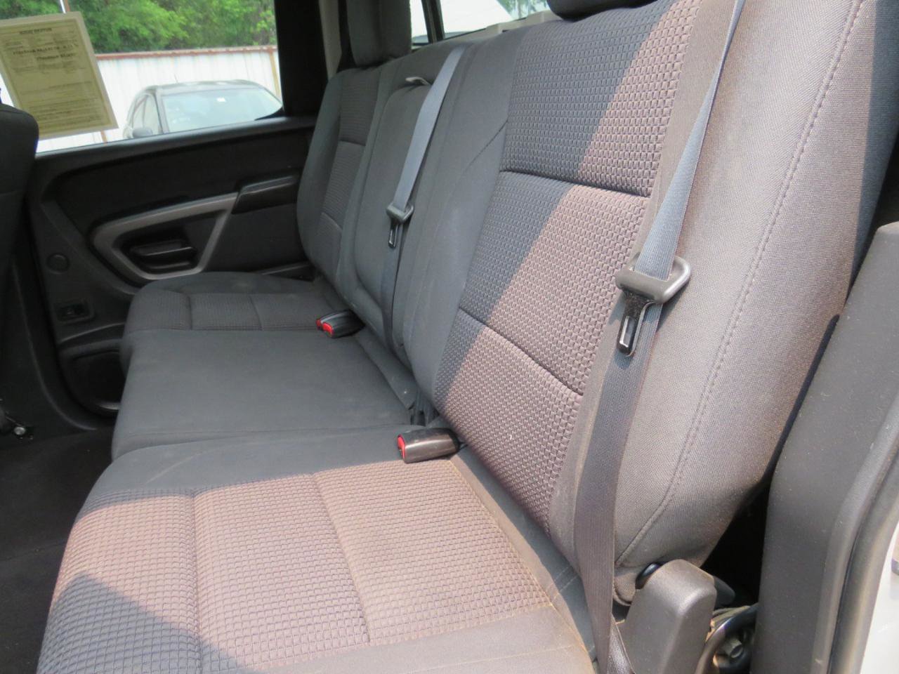 Used 2015 Nissan Titan SV w/ Tow Package AWD/4WD image 18