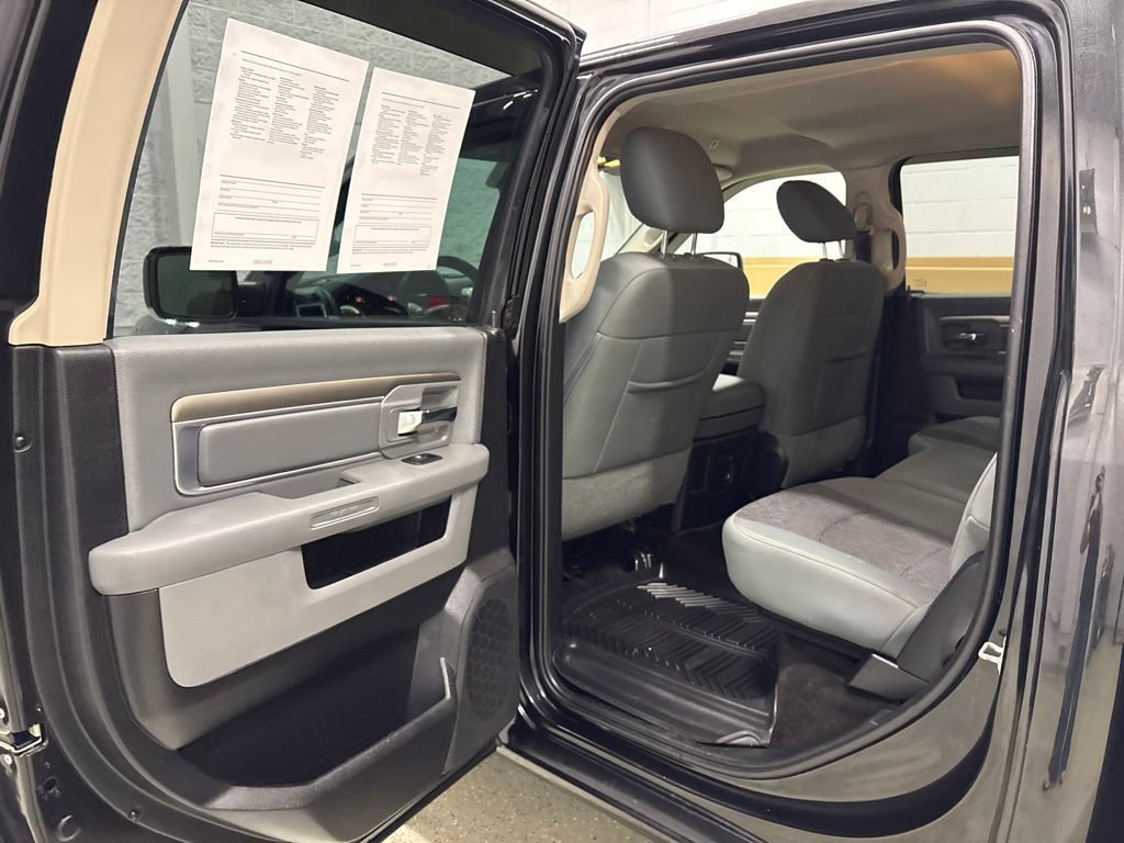Used 2017 RAM 1500 Big Horn AWD/4WD image 32