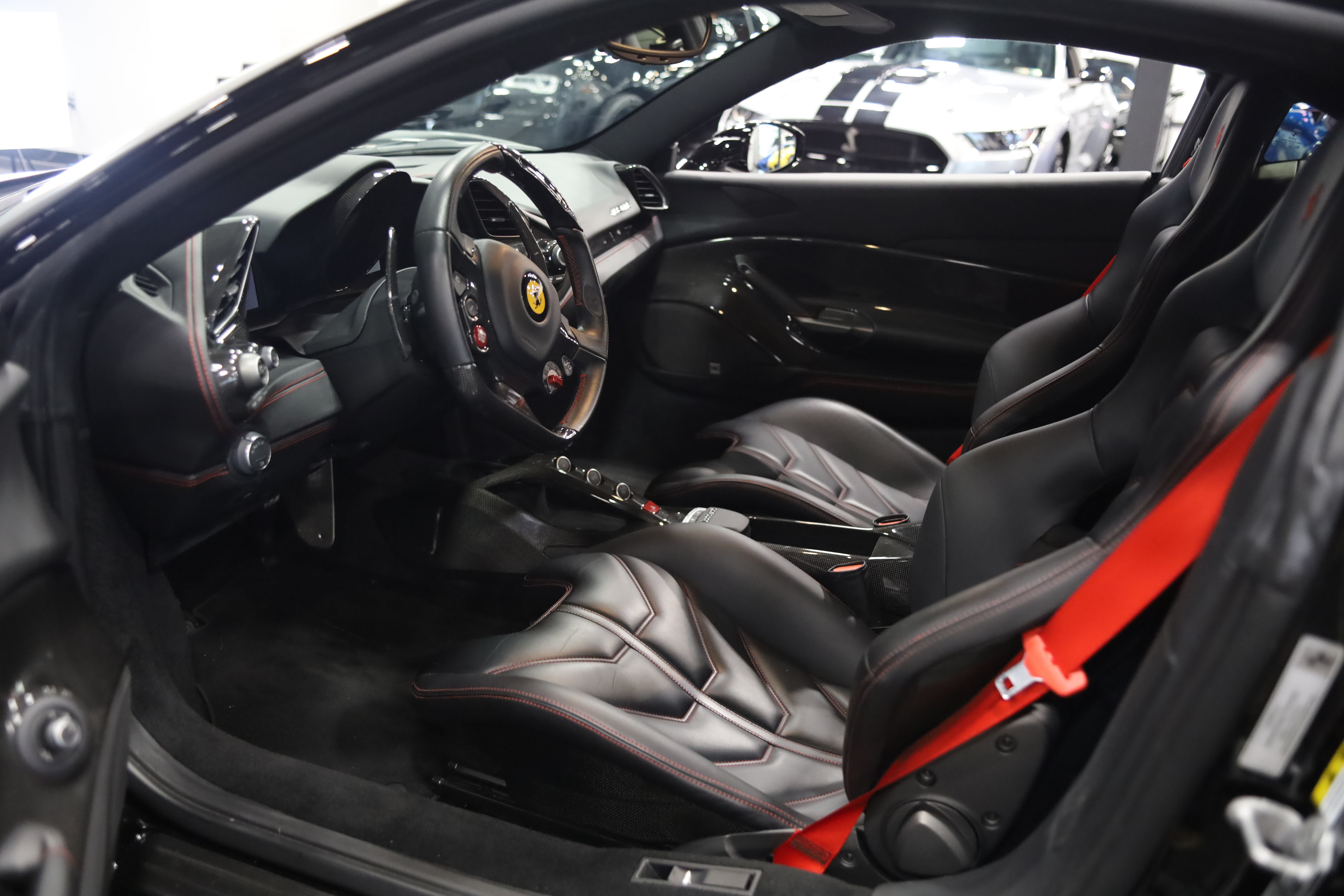 Used 2016 Ferrari 488 GTB RWD image 15
