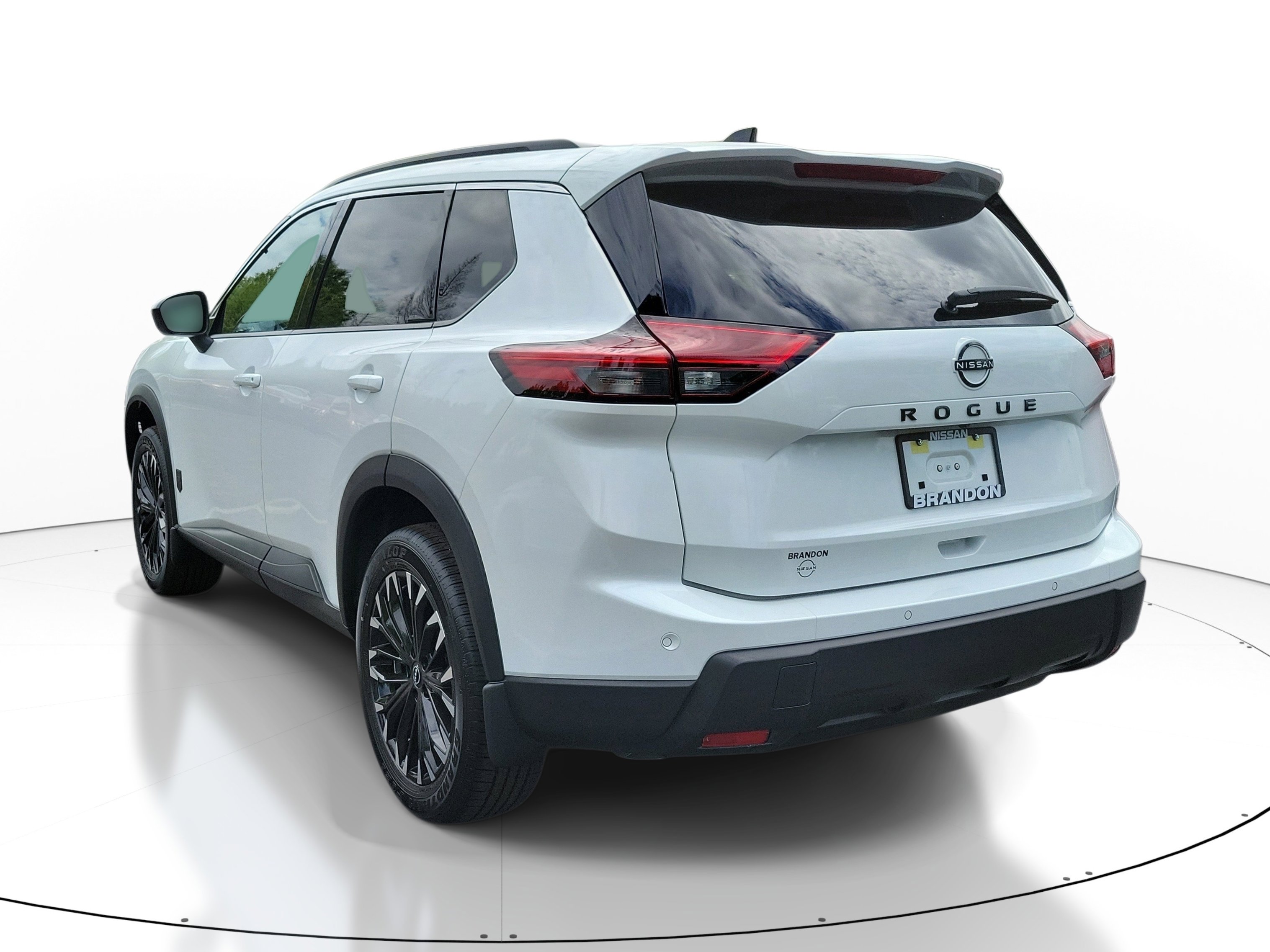 New 2026 Nissan Rogue Dark Armor FWD image 5