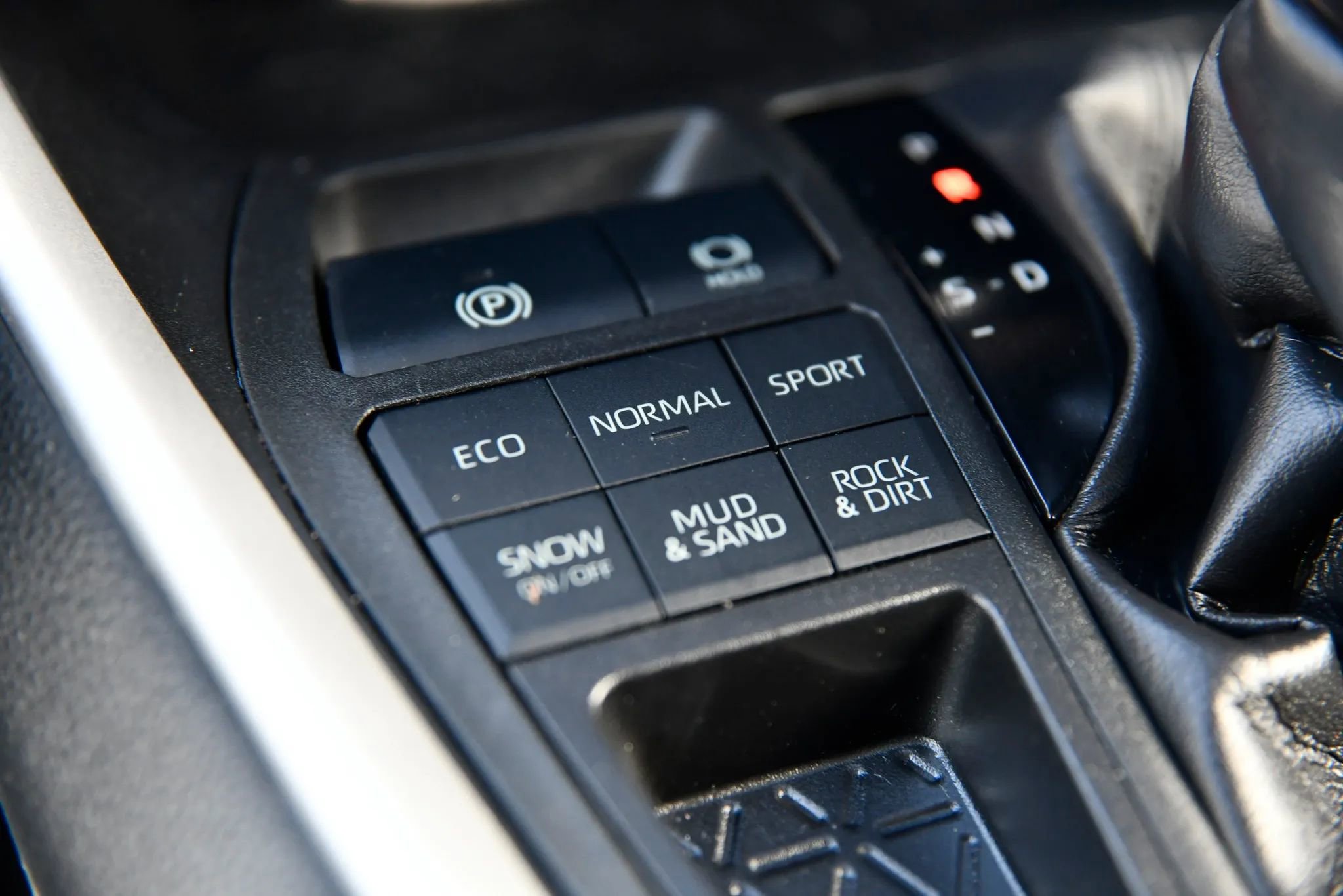 Used 2020 Toyota RAV4 LE w/ All Weather Liner Package image 24