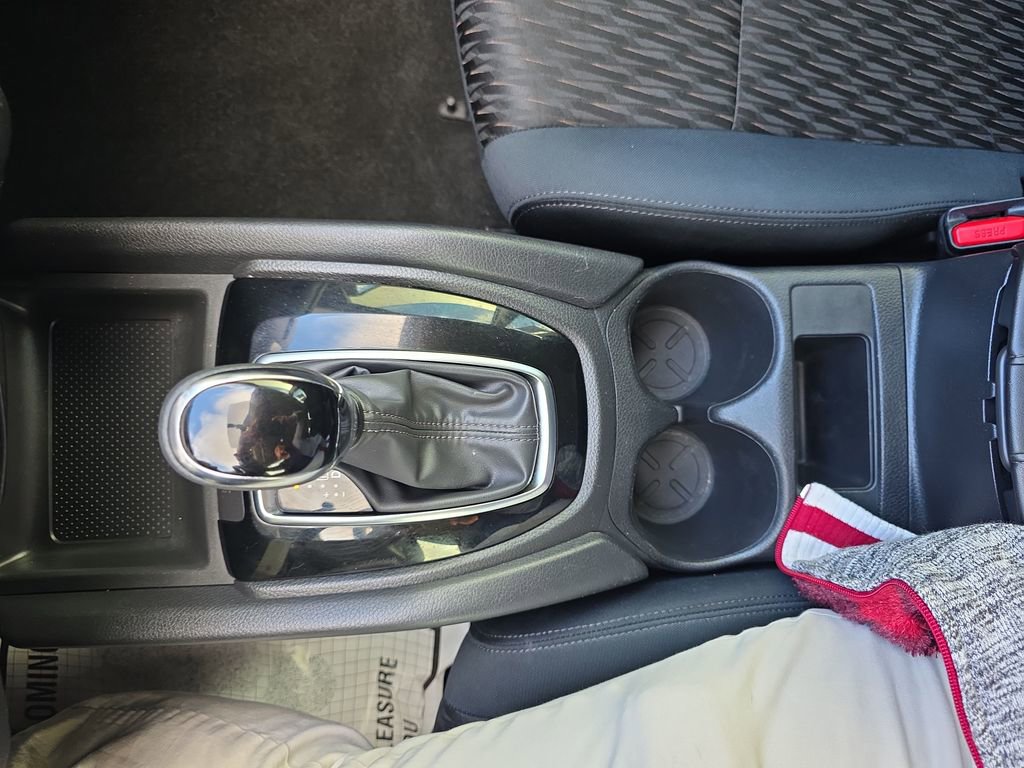 Used 2018 Nissan Rogue S image 32